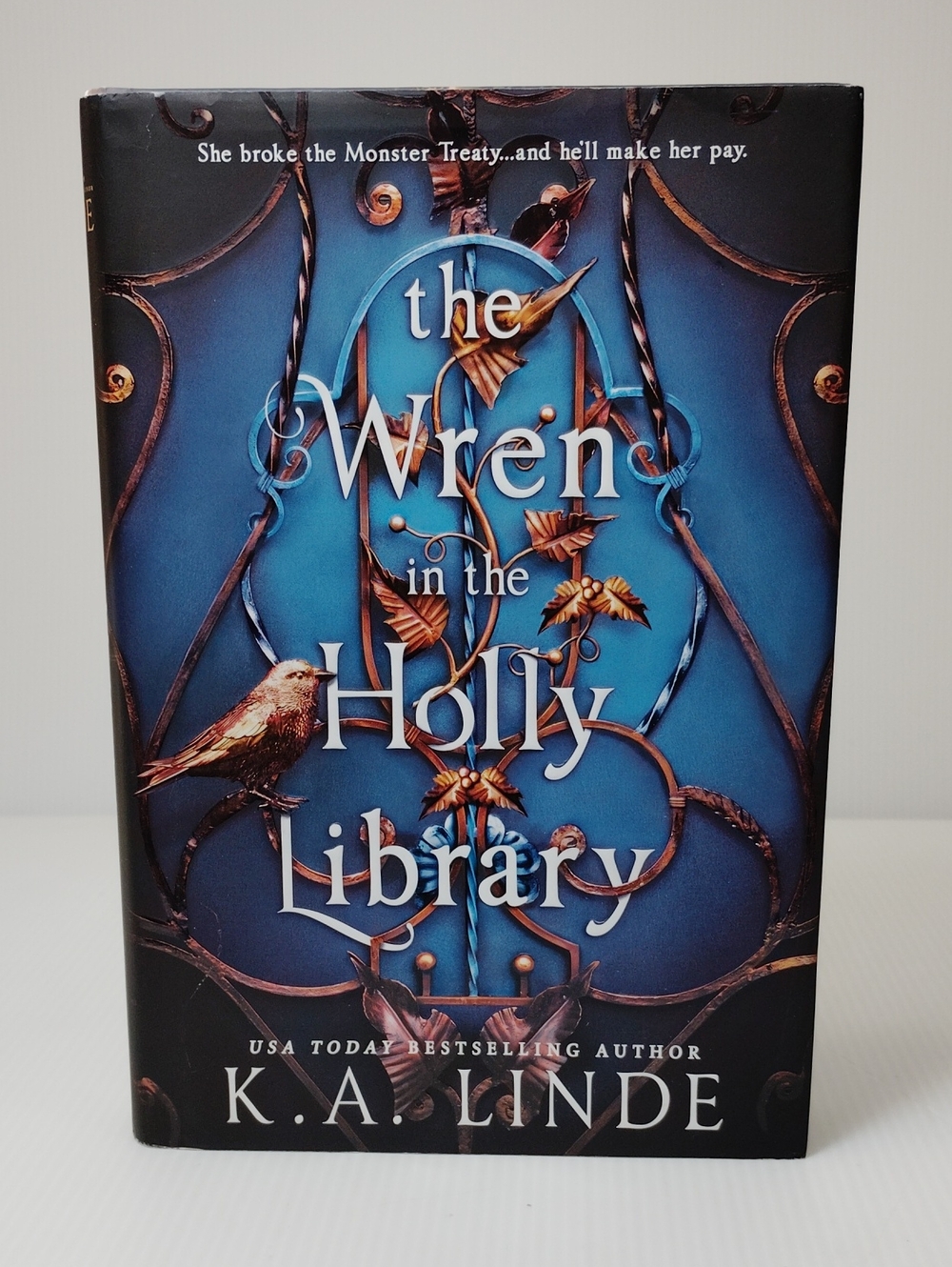 The Wren in the Holly Library - K.A. Linde (Sprayed Edges) *First Edition*